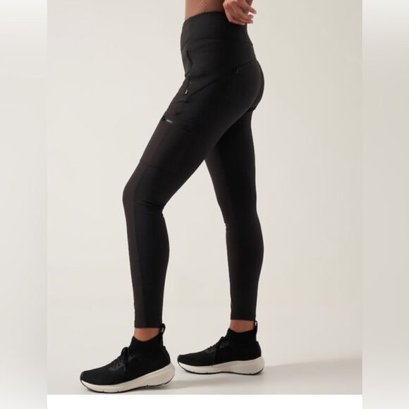 NWOT. Athleta Headlands Hybrid Cargo Tight Black Size 4/Petite - Picture 2 of 10